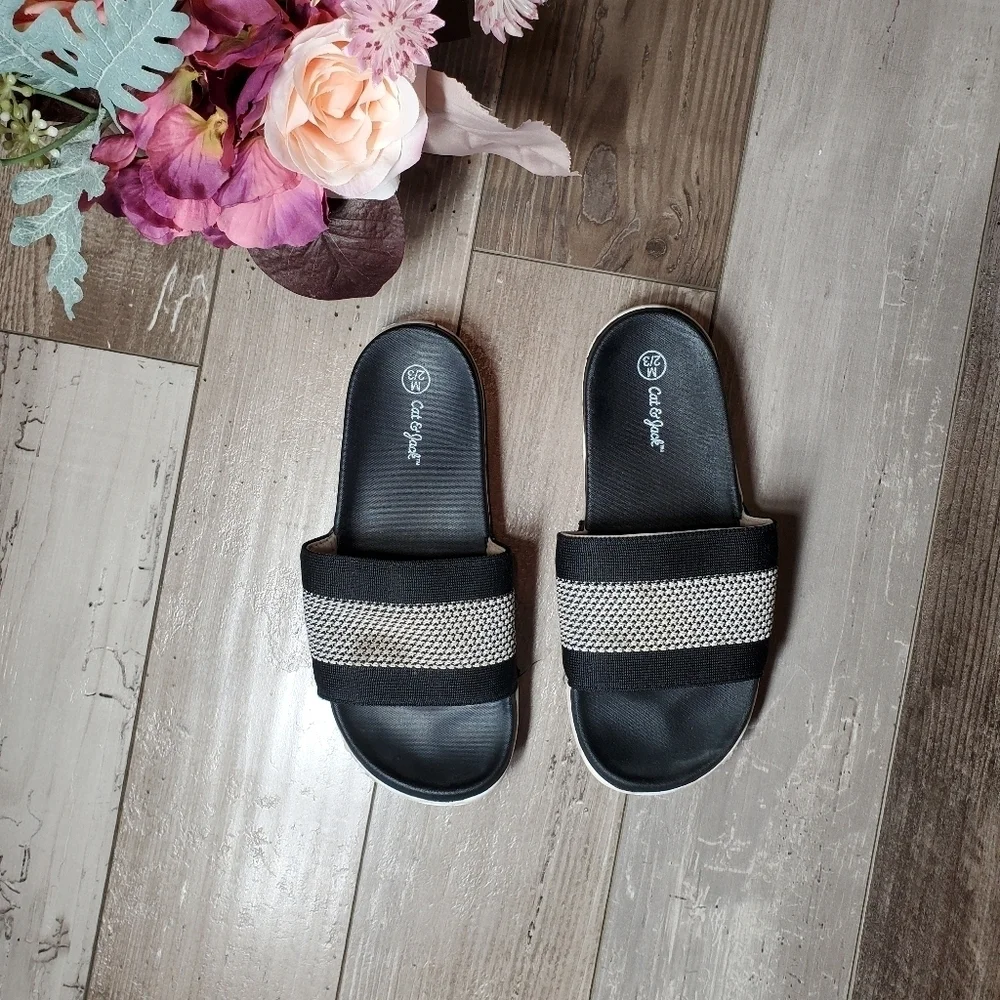 Cat & Jack Little Boy Girl Black and White Slide Sandals Size Medium 2/3 GUC
